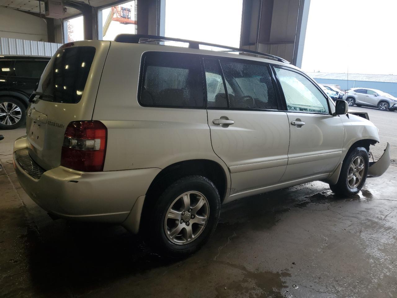 2005 TOYOTA HIGHLANDER