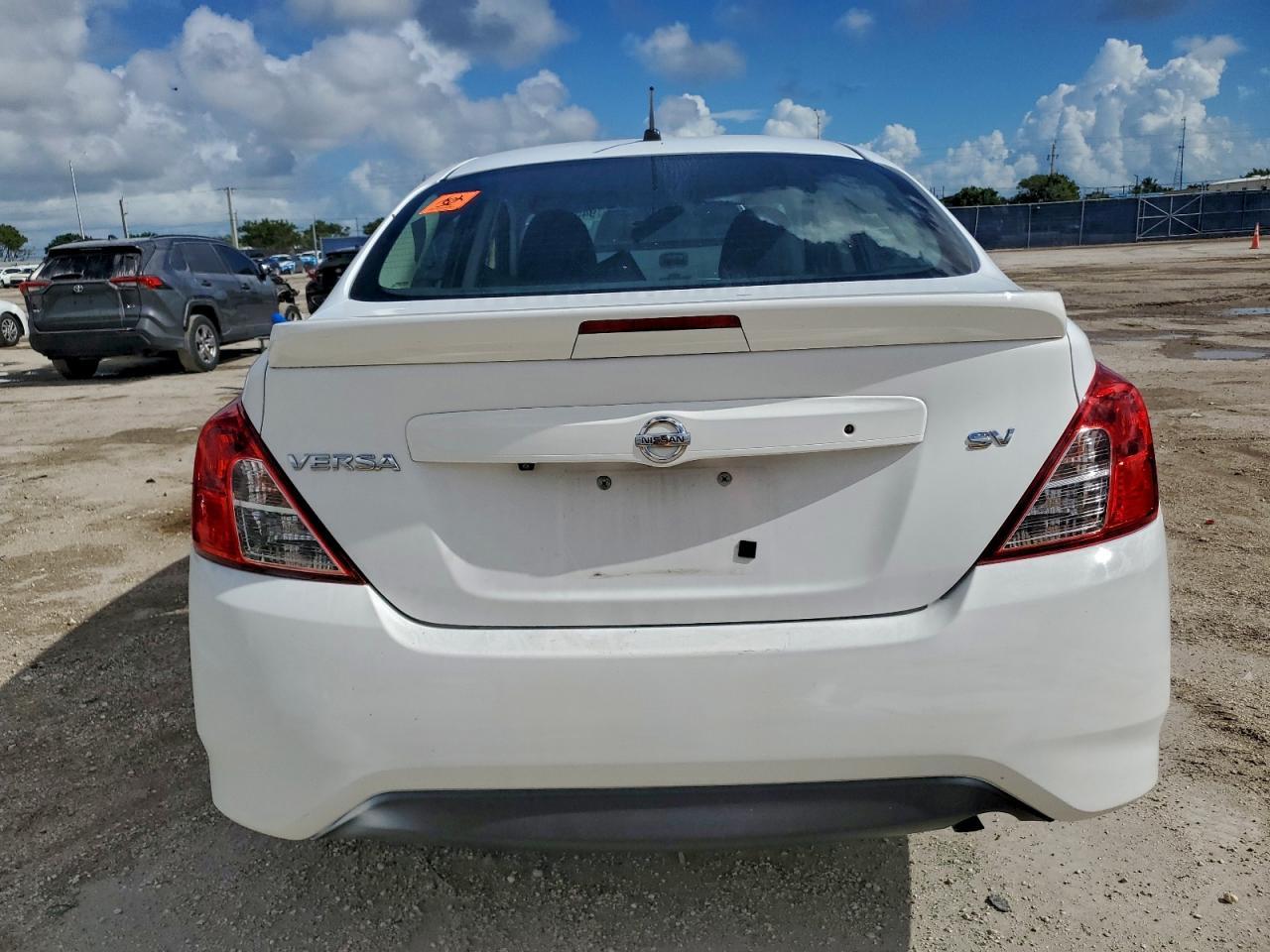 2019 NISSAN VERSA