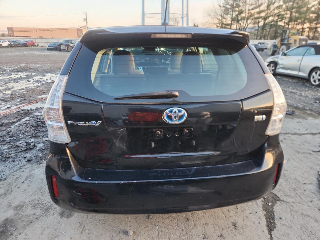 2012 TOYOTA PRIUS V