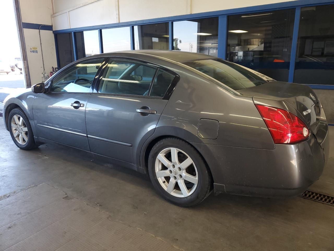 2005 NISSAN Maxima