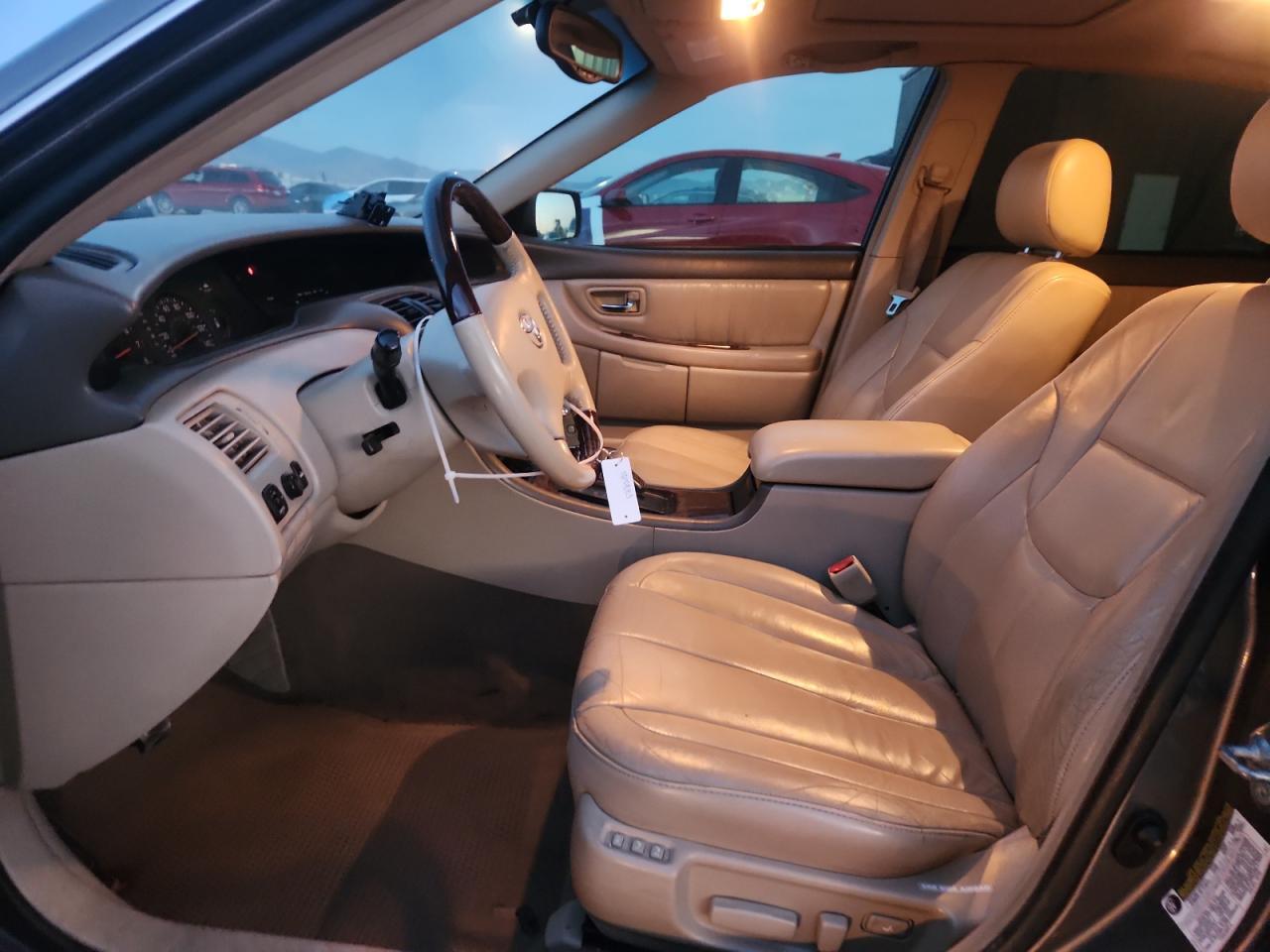 2004 TOYOTA Avalon