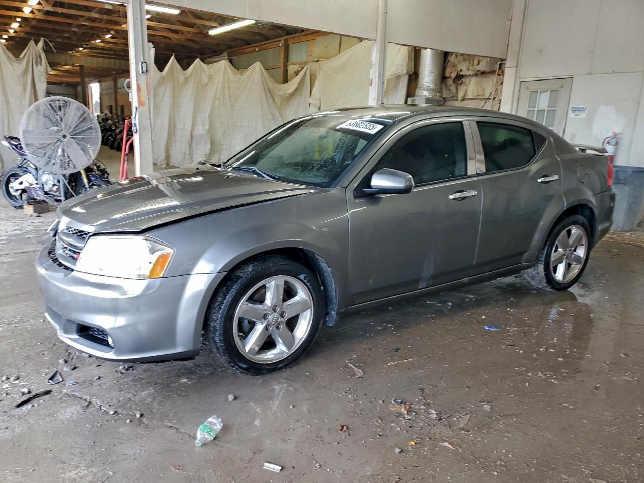 2013 DODGE Avenger