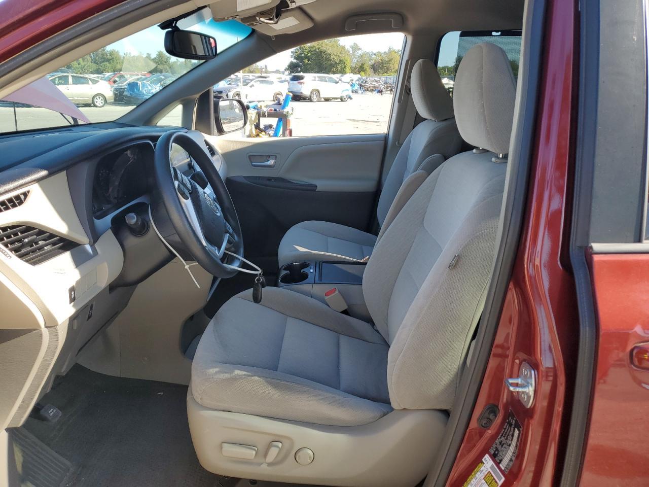 2016 TOYOTA SIENNA