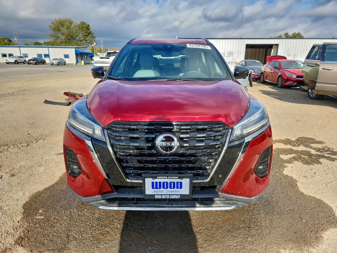 2023 NISSAN KICKS