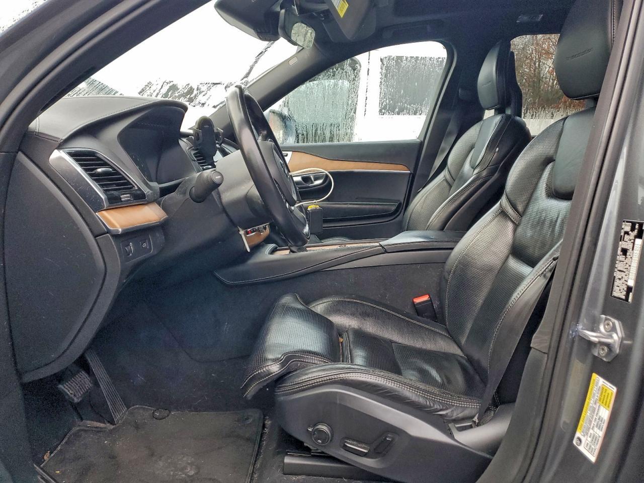 2018 VOLVO XC90