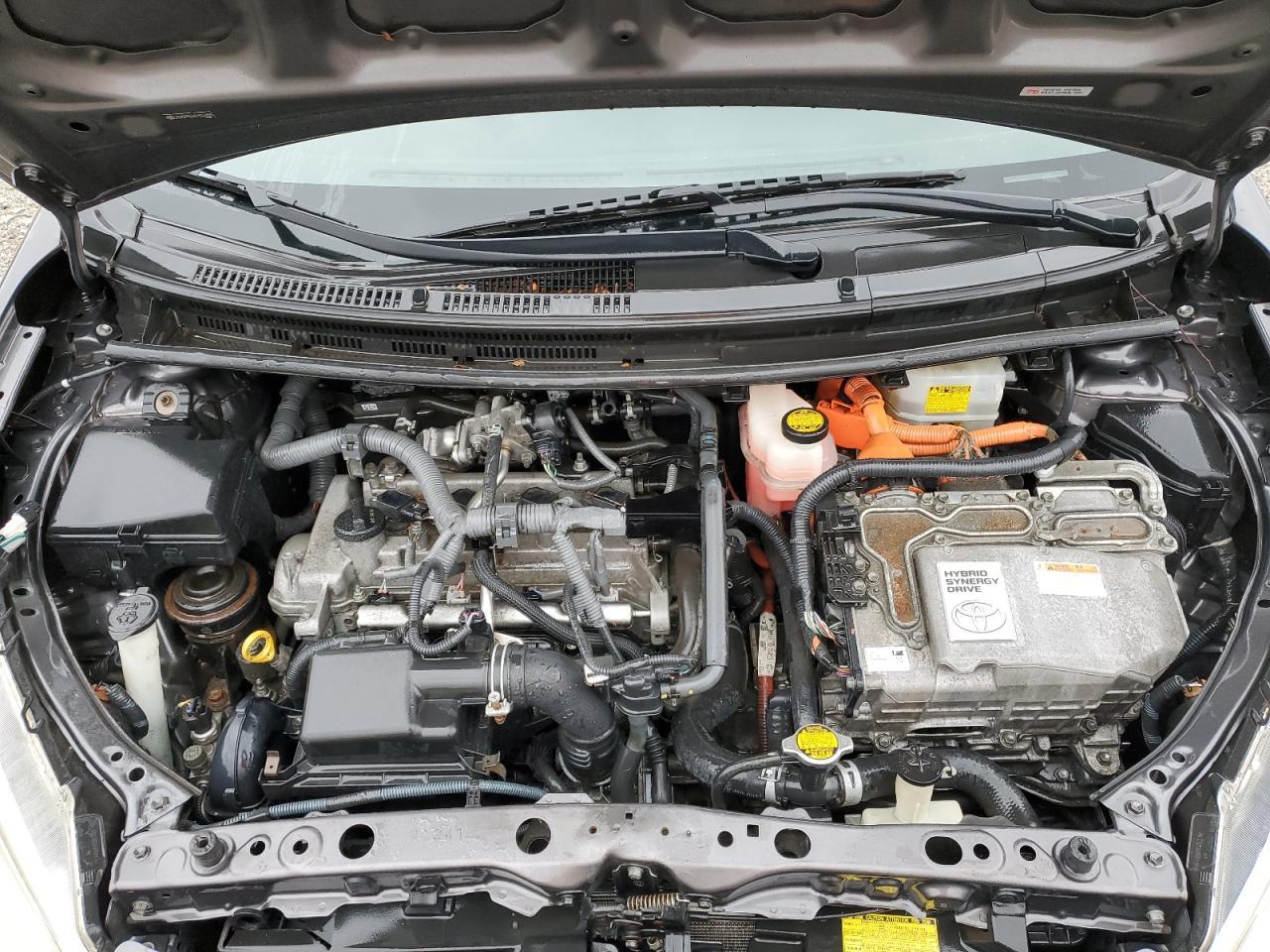 2013 TOYOTA Prius c