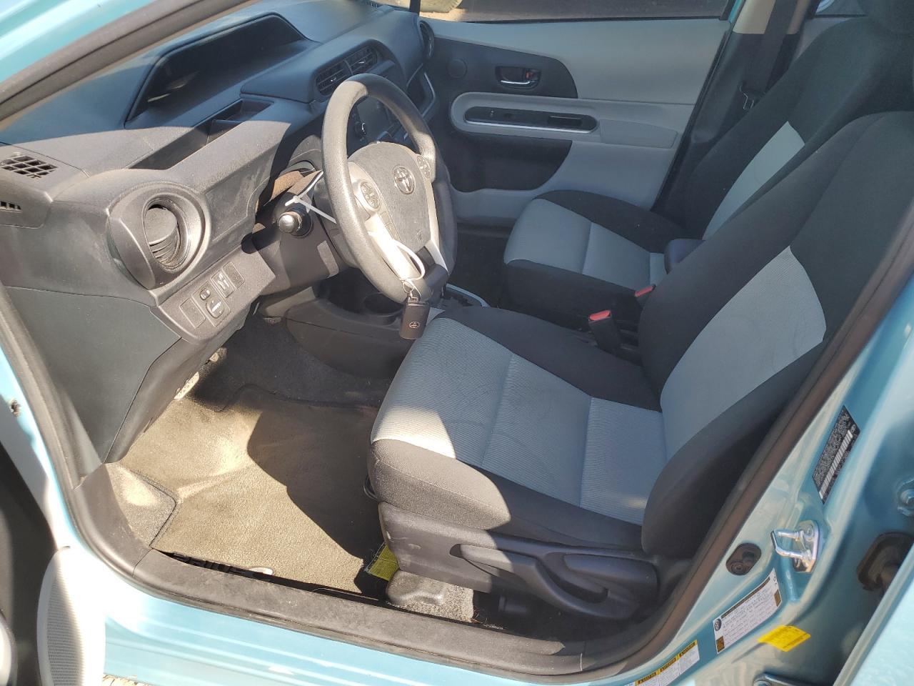 2014 TOYOTA Prius c