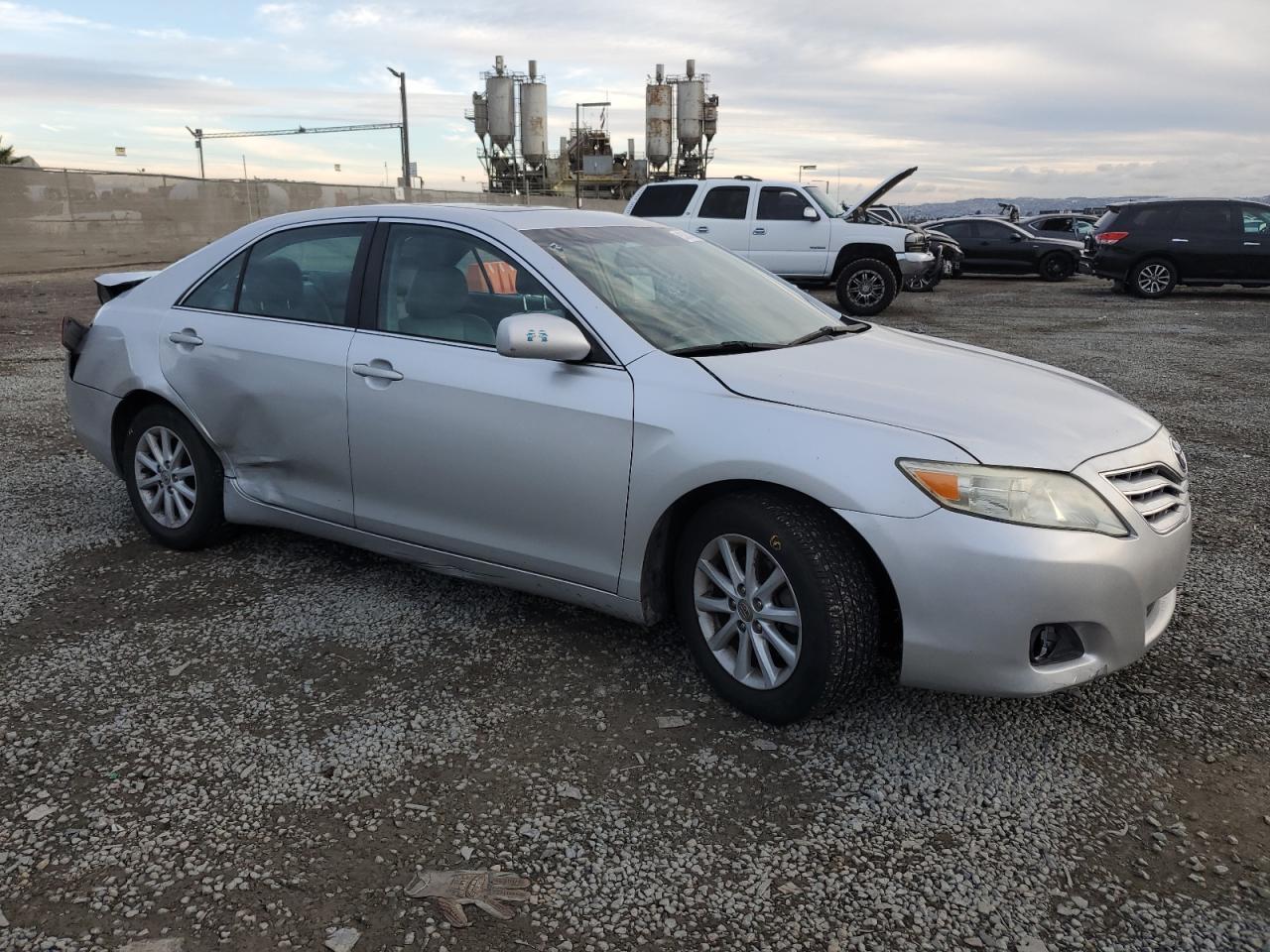 2011 TOYOTA CAMRY