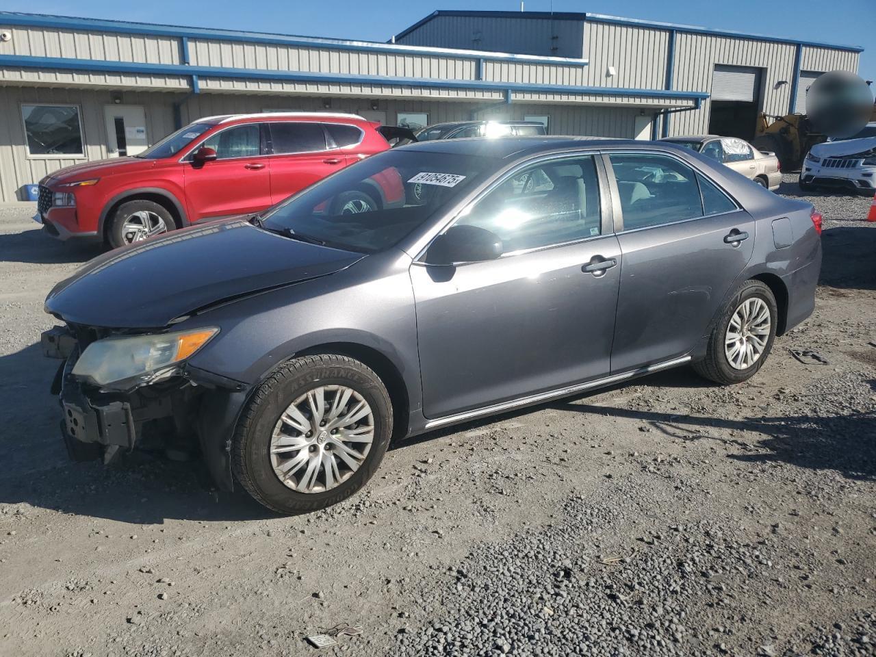 2014 TOYOTA CAMRY