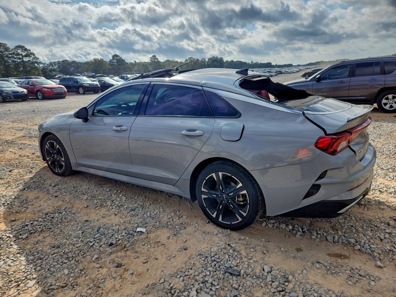 2022 KIA K5