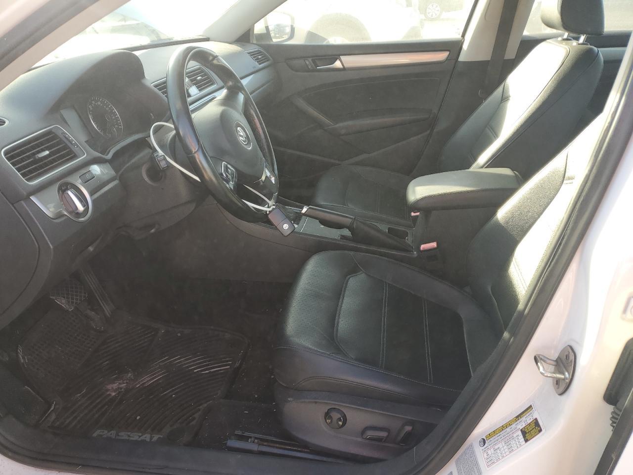 2015 VOLKSWAGEN Passat