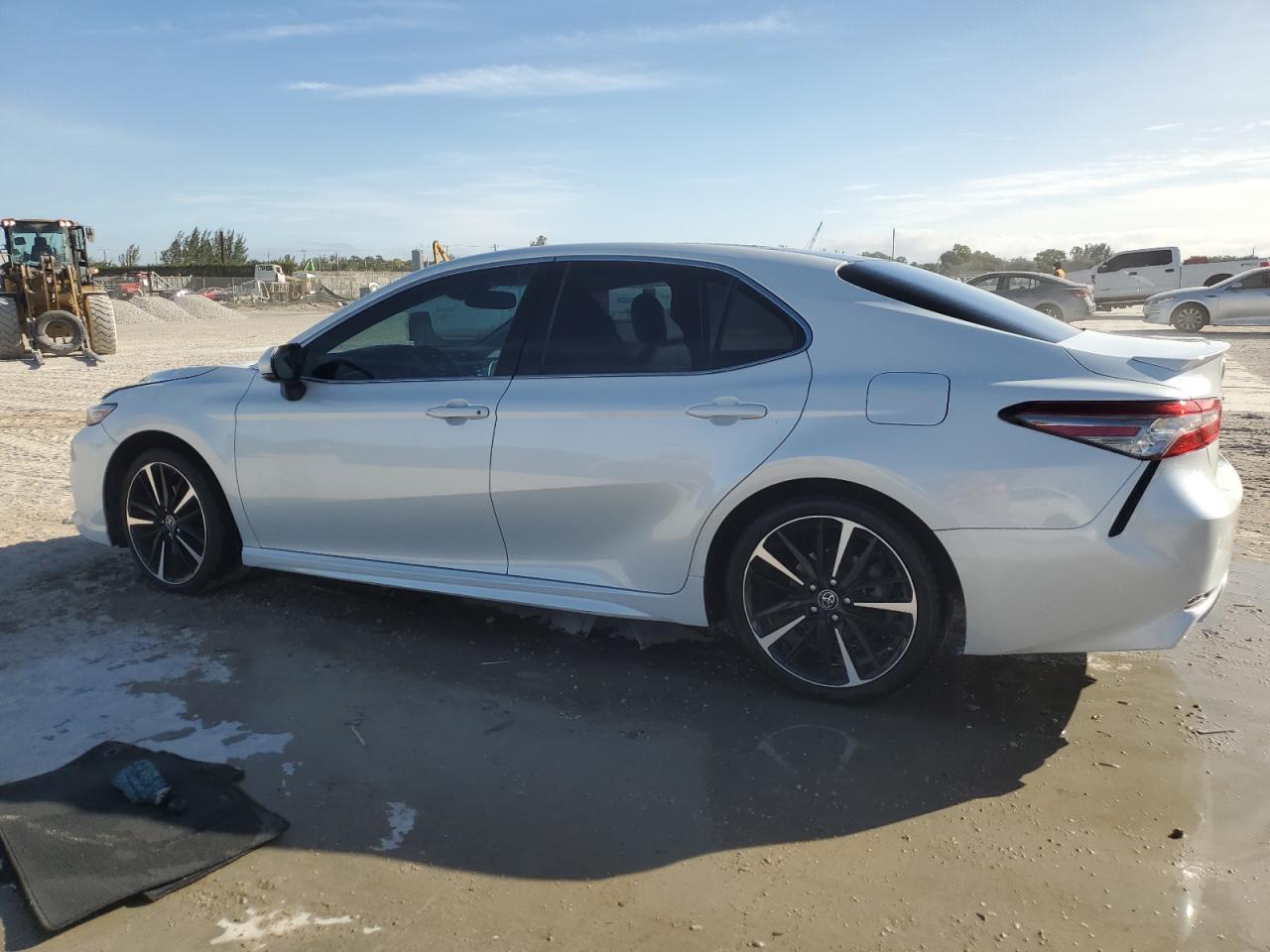 2018 TOYOTA CAMRY