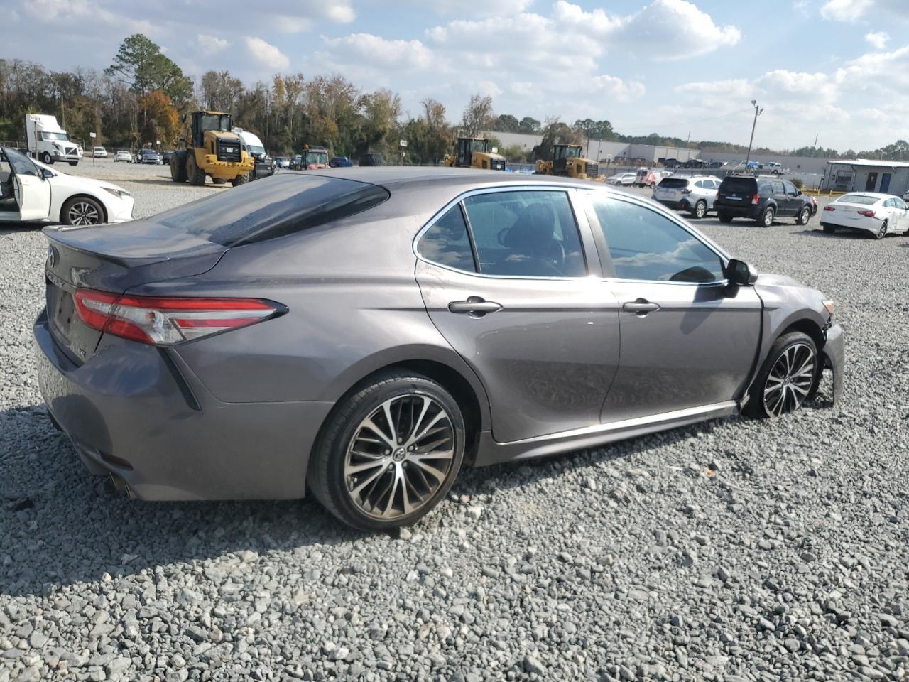 2018 TOYOTA CAMRY