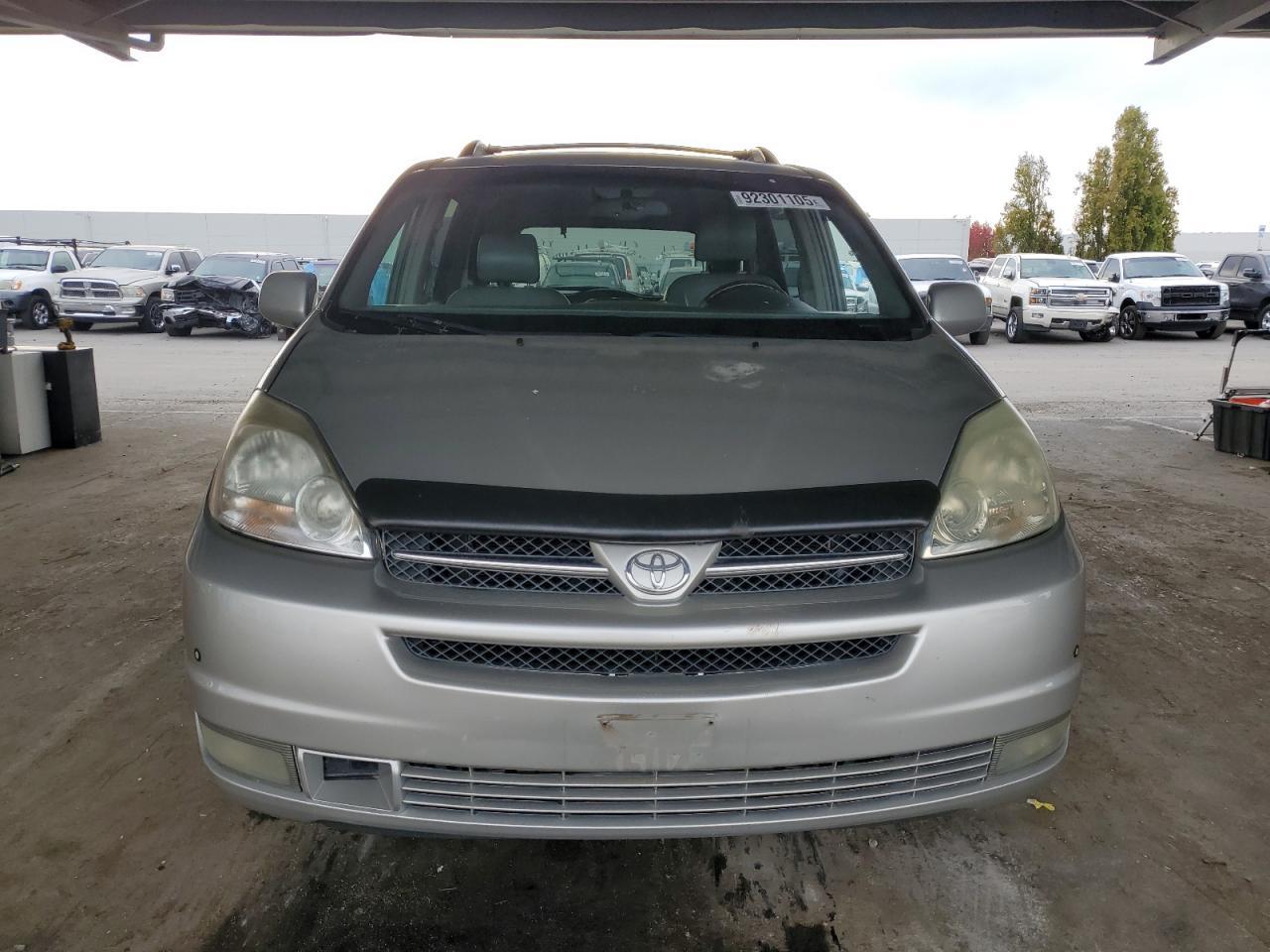 2004 TOYOTA SIENNA
