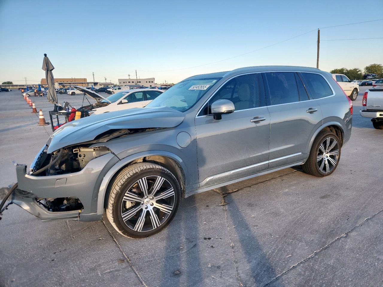 2023 VOLVO XC90