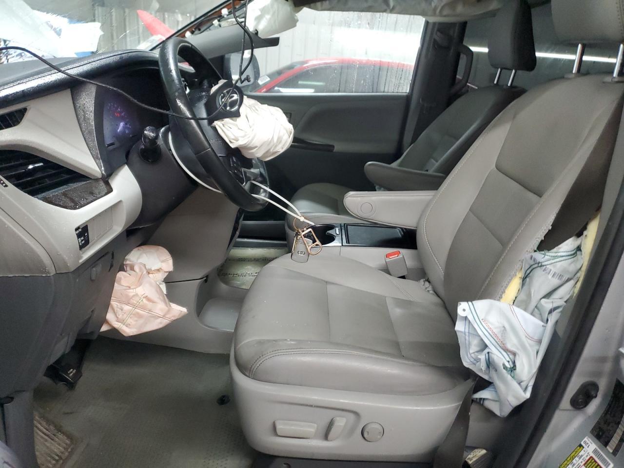 2019 TOYOTA SIENNA