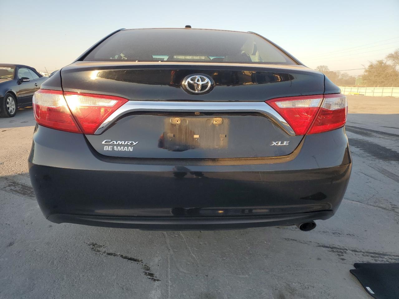 2016 TOYOTA CAMRY