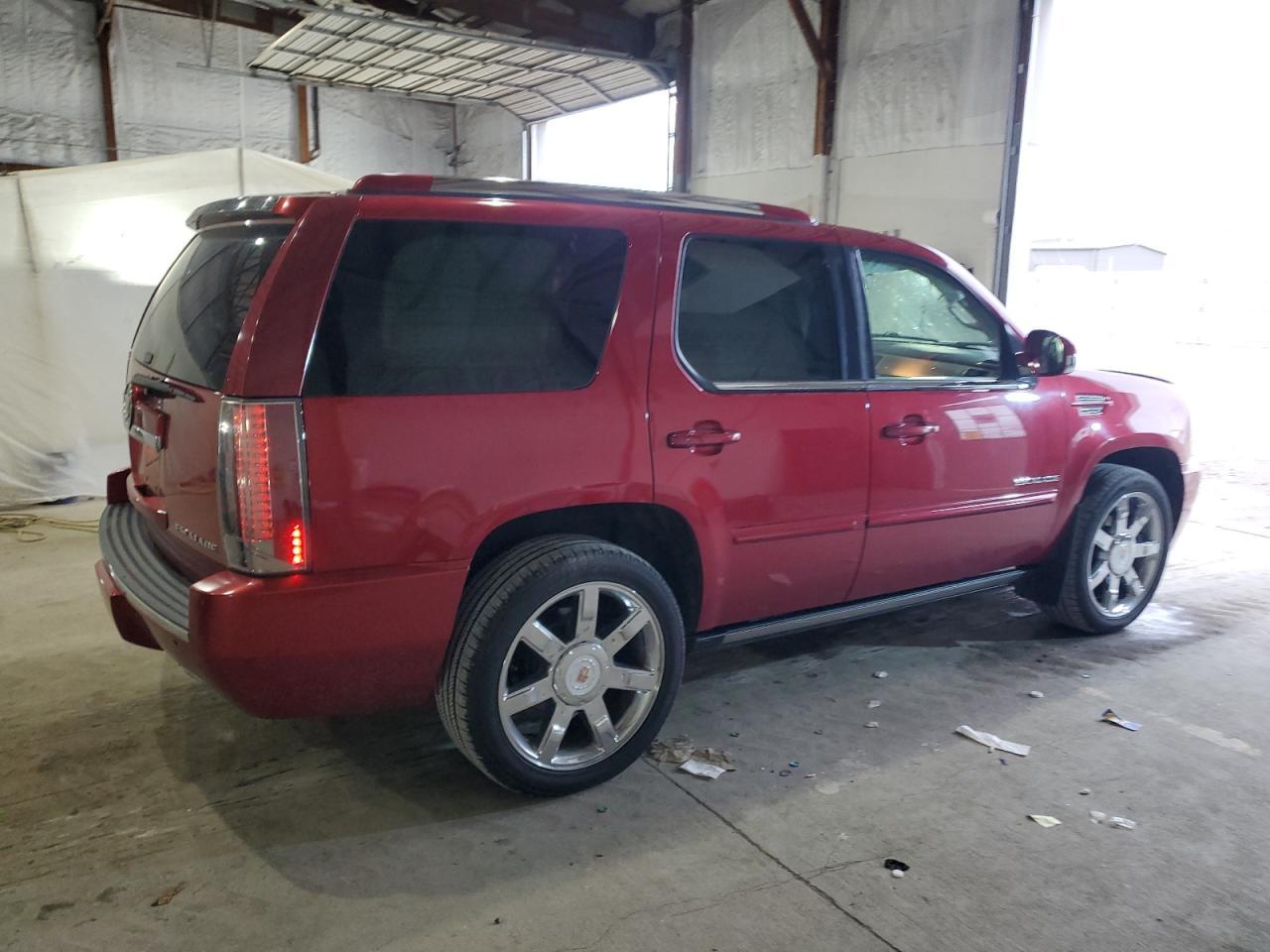 2012 CADILLAC ESCALADE