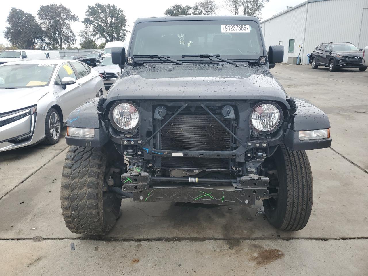 2022 JEEP Gladiator