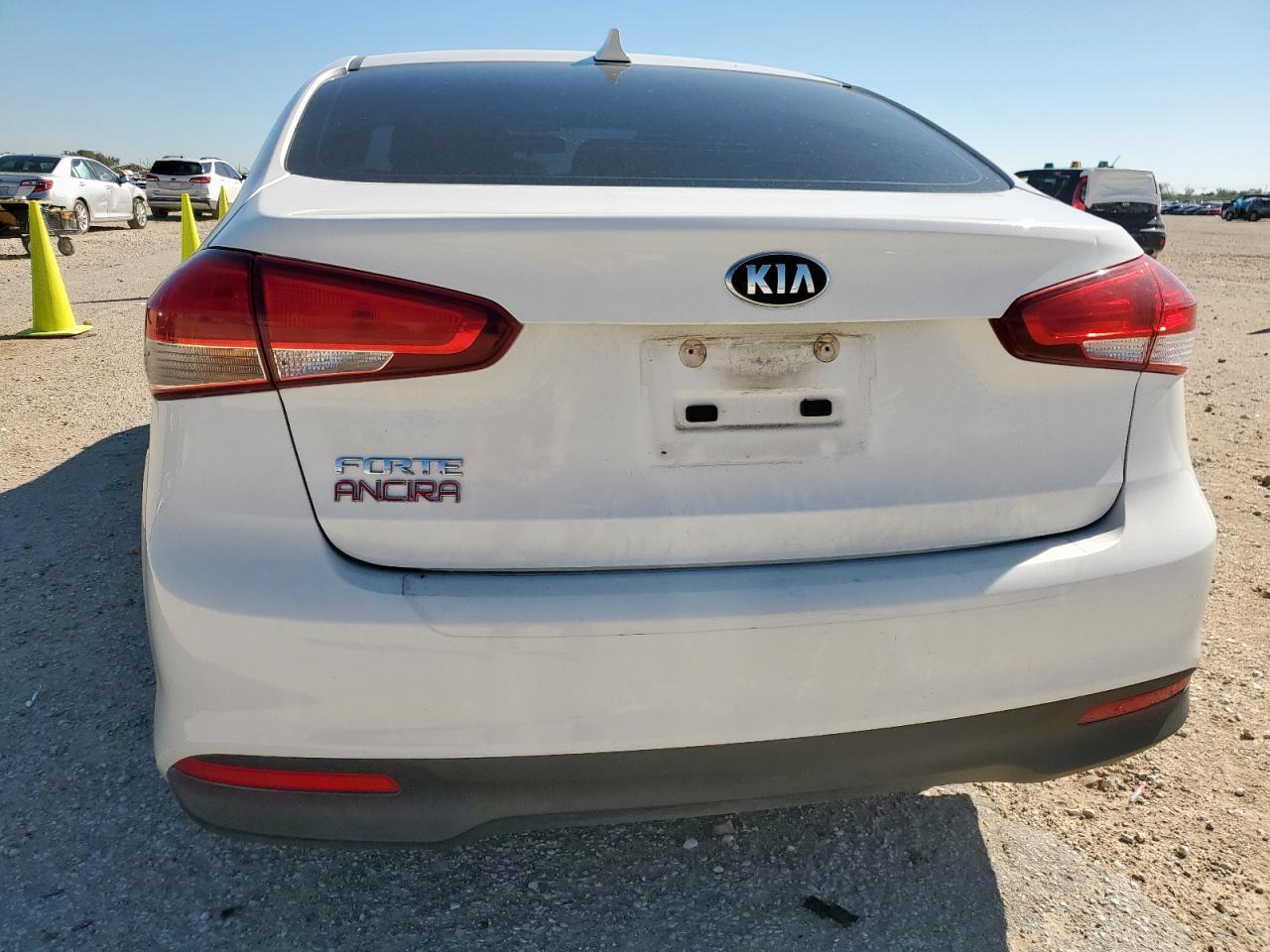 2017 KIA FORTE