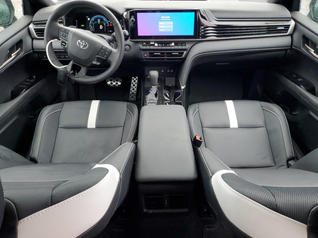 2025 TOYOTA CAMRY