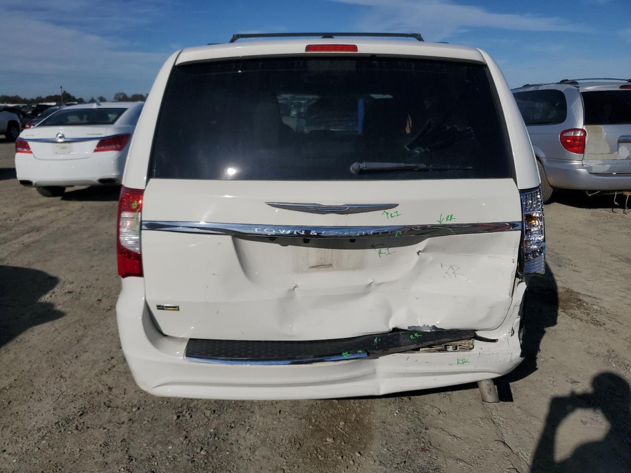 2012 CHRYSLER Town & Country