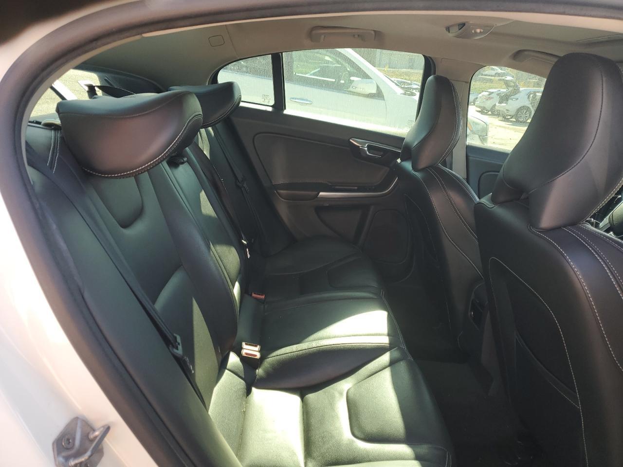 2017 VOLVO S60