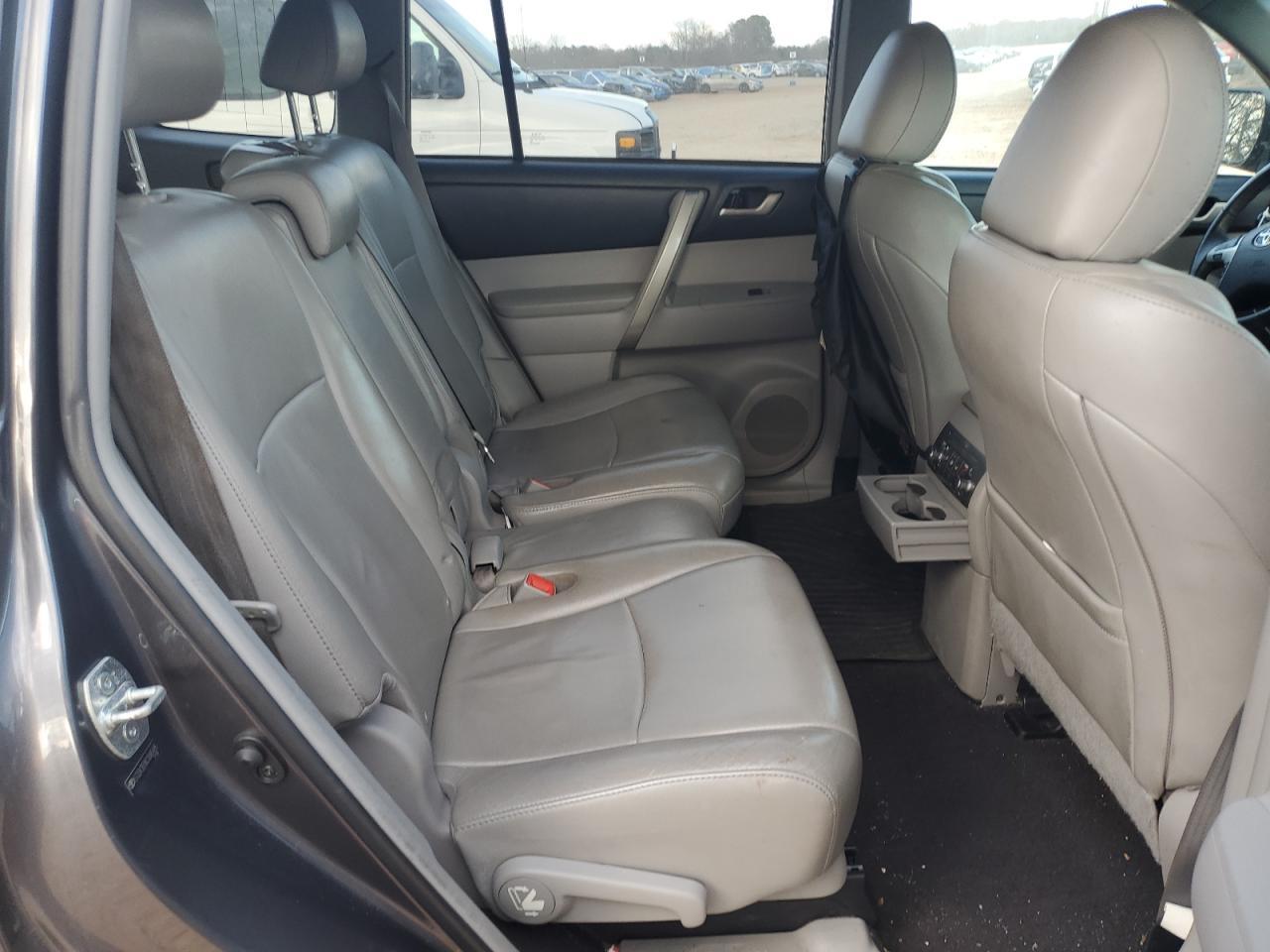 2012 TOYOTA HIGHLANDER