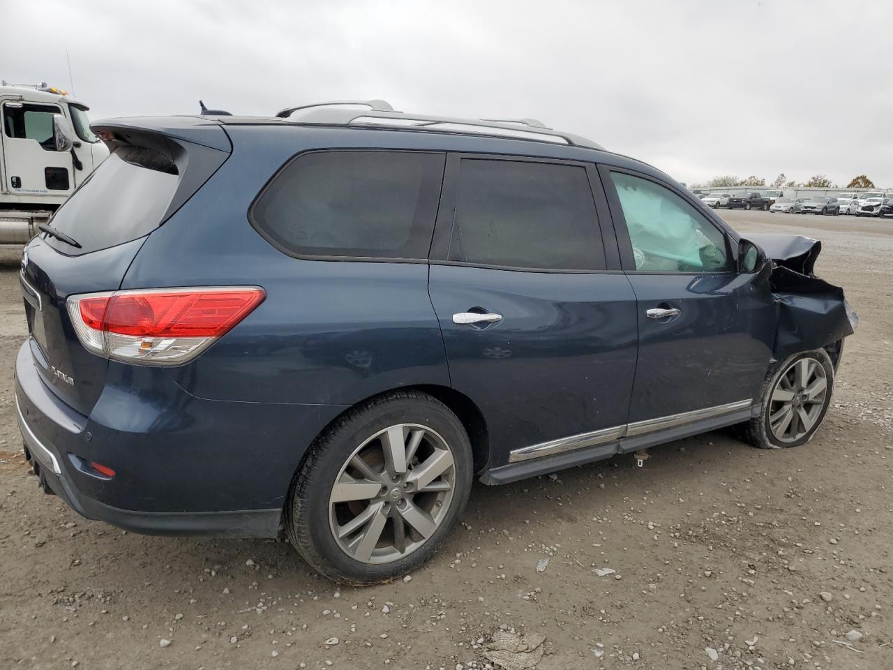 2013 NISSAN PATHFINDER
