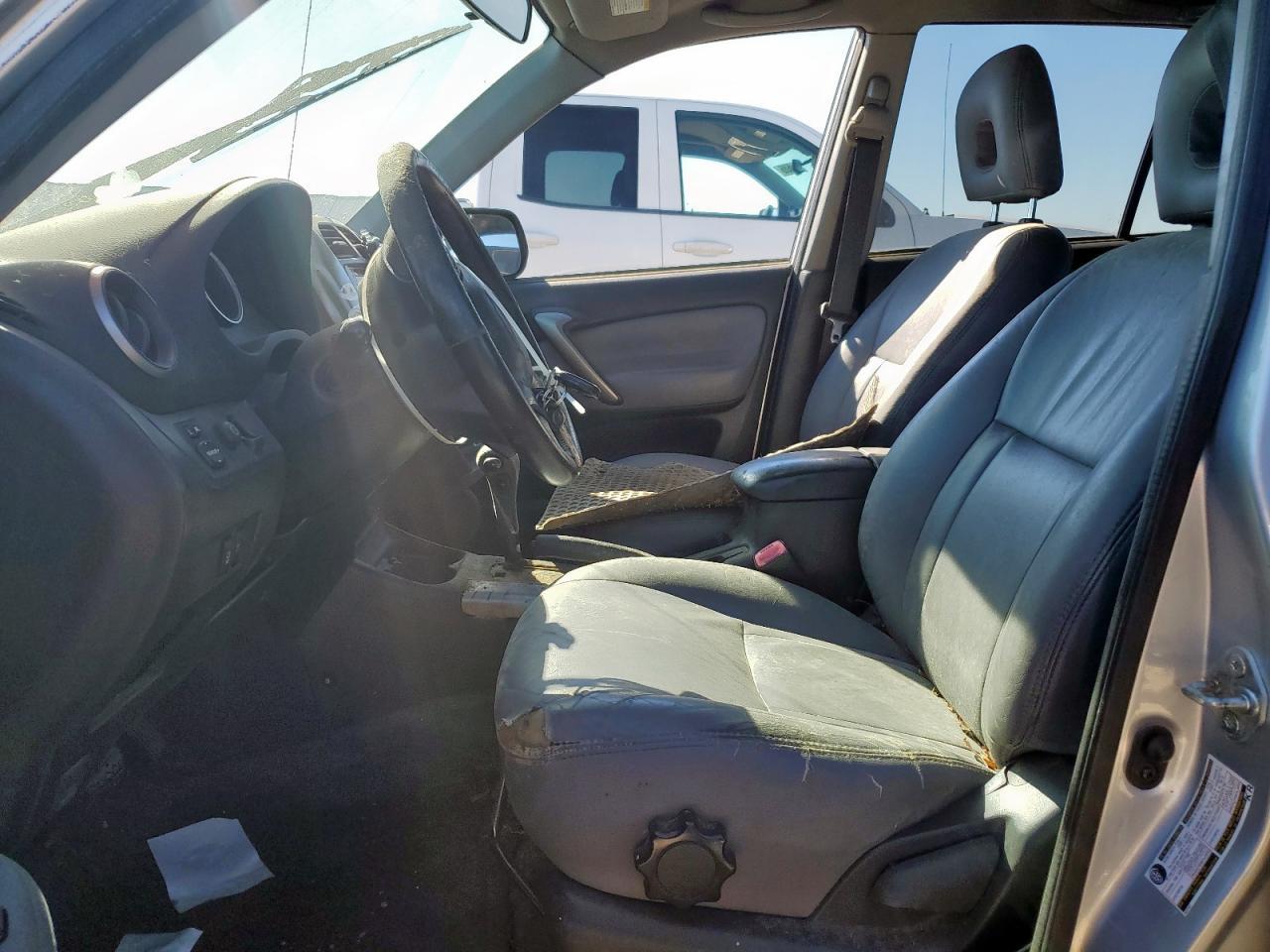 2004 TOYOTA RAV4