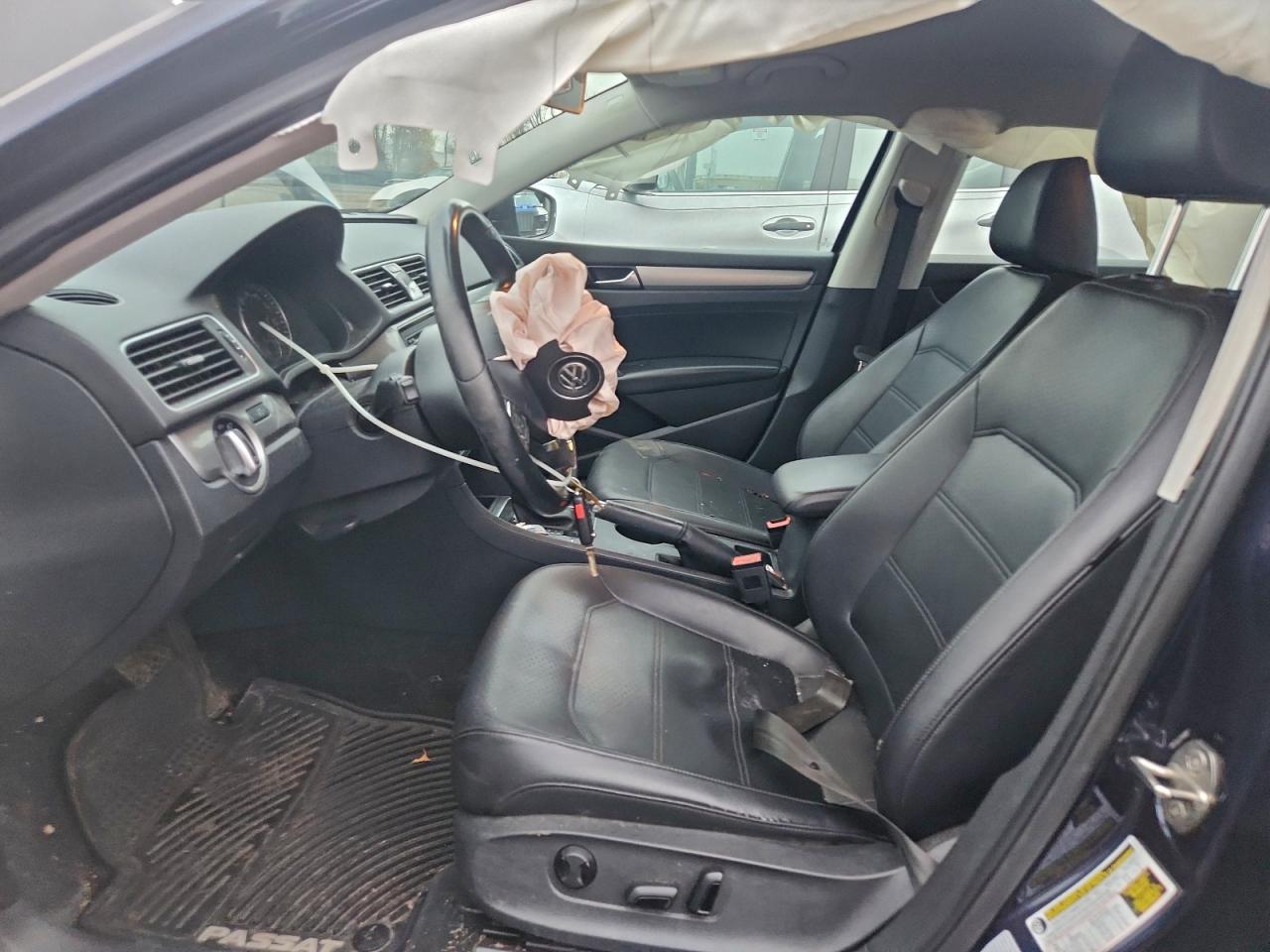 2015 VOLKSWAGEN Passat