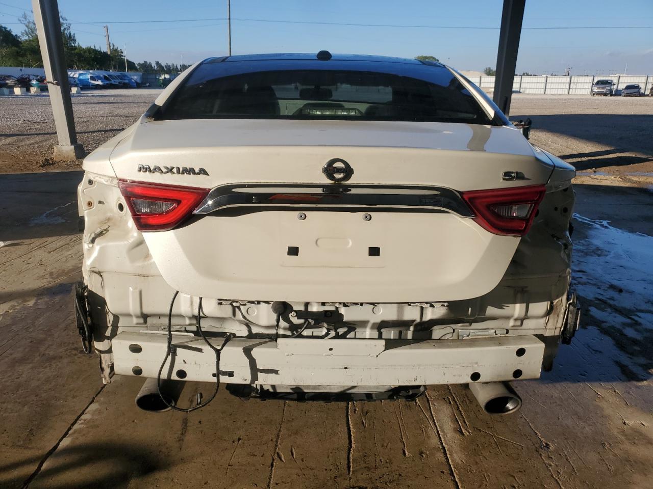 2017 NISSAN Maxima