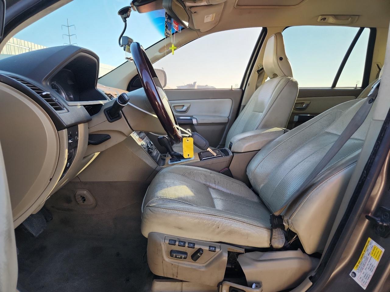 2010 VOLVO XC90