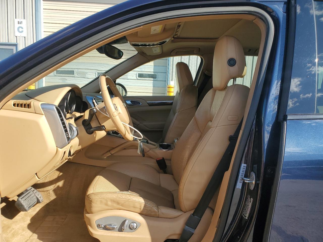 2012 PORSCHE CAYENNE