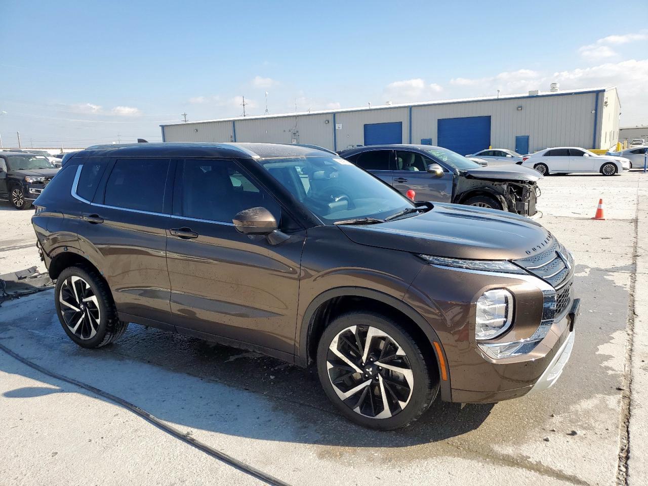 2024 MITSUBISHI outlander