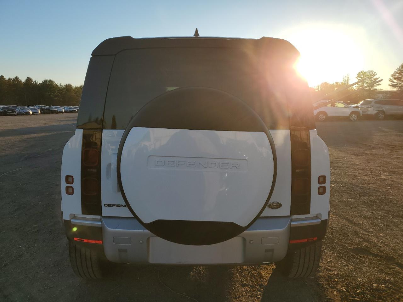 2022 LAND ROVER Defender