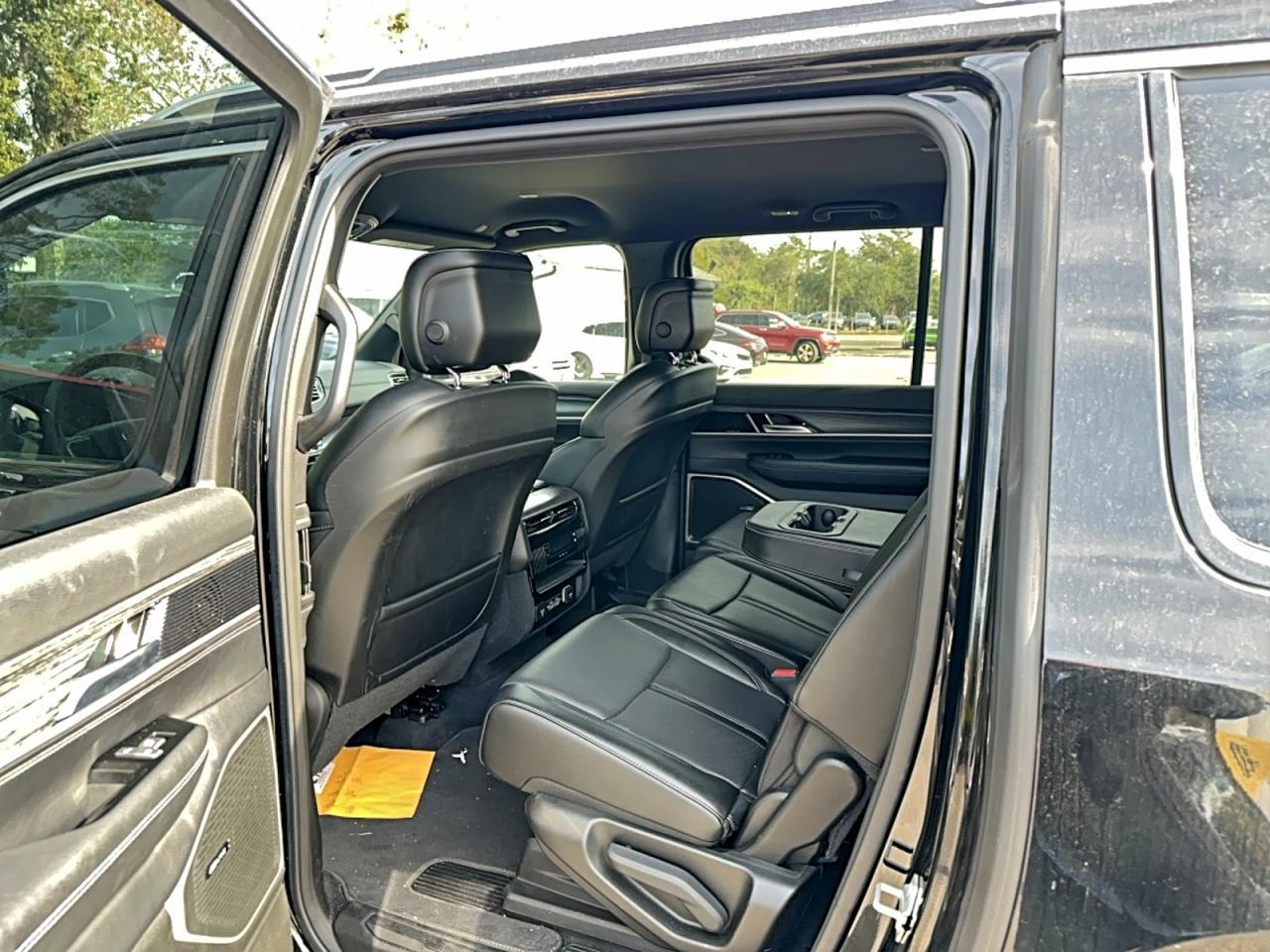 2024 JEEP Wagoneer