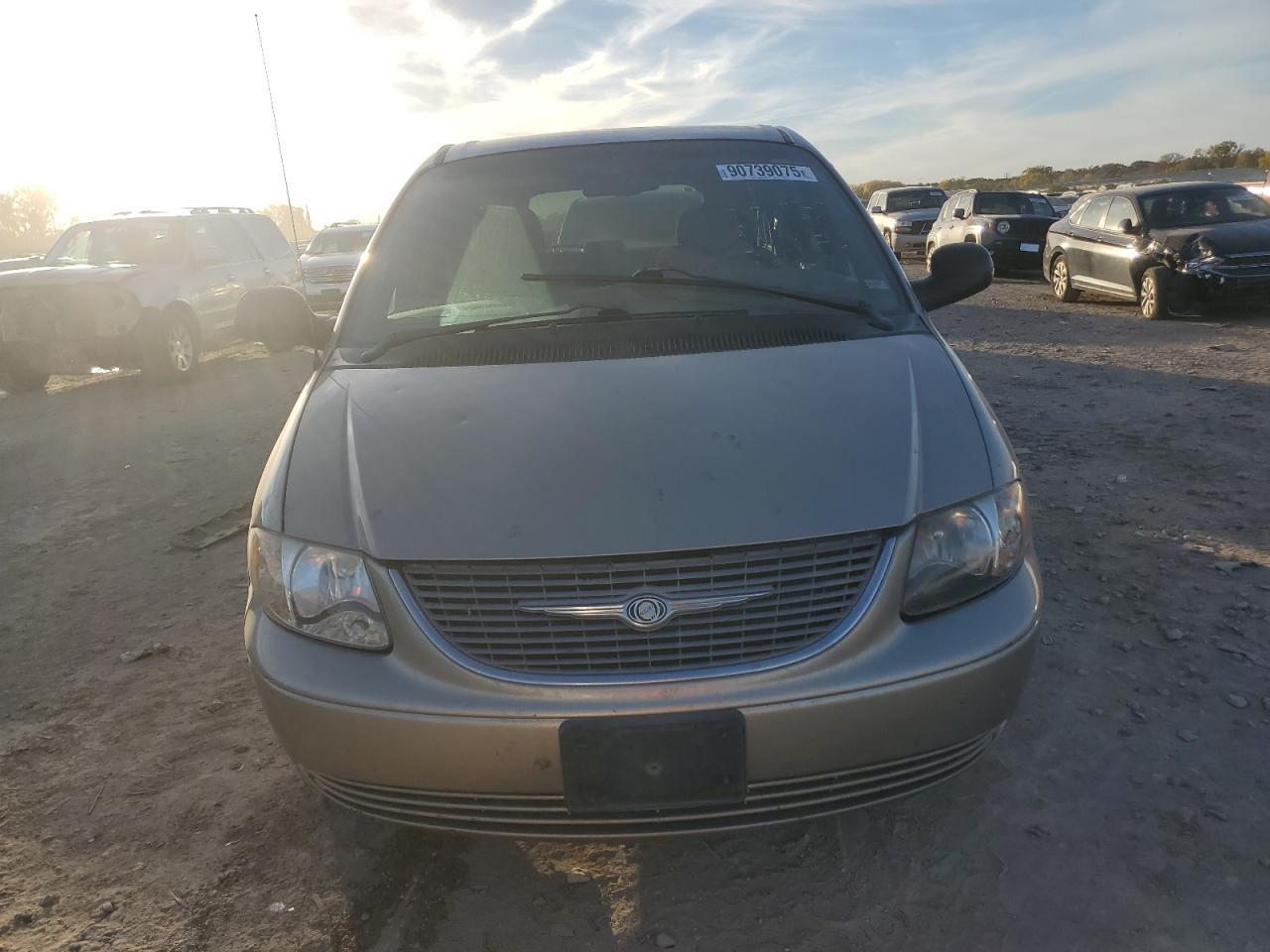 2002 CHRYSLER Town & Country
