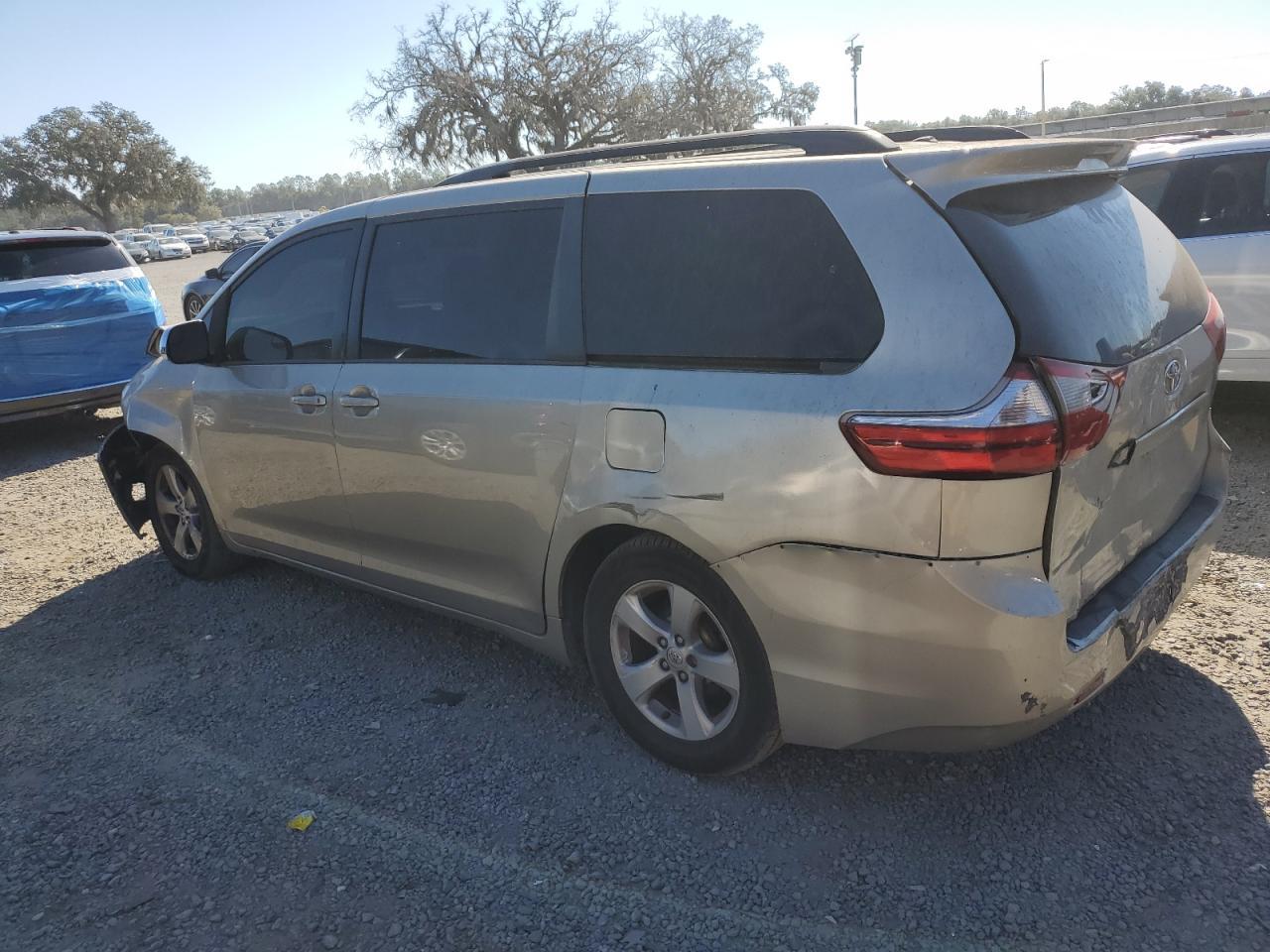 2015 TOYOTA SIENNA