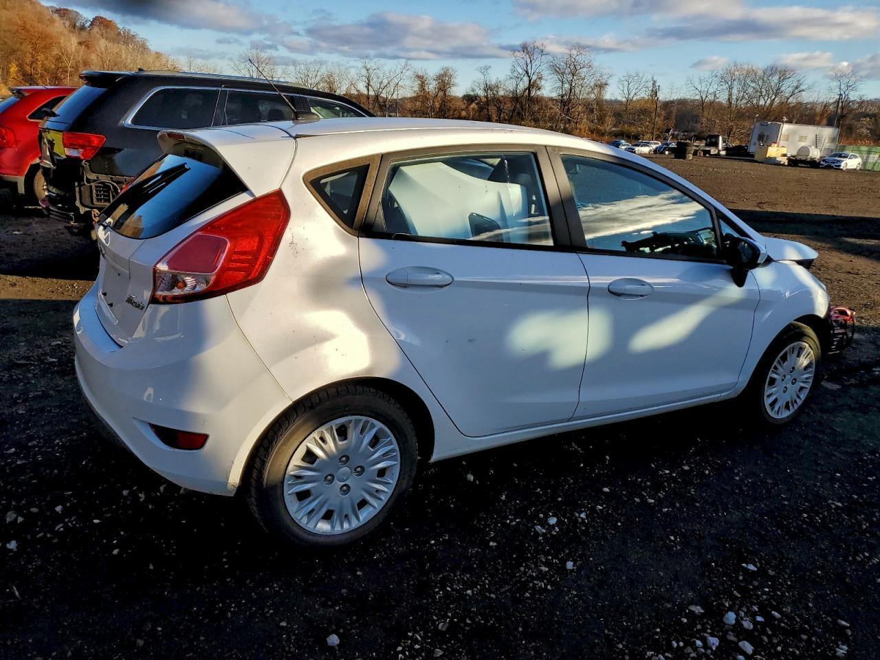 2016 FORD Fiesta