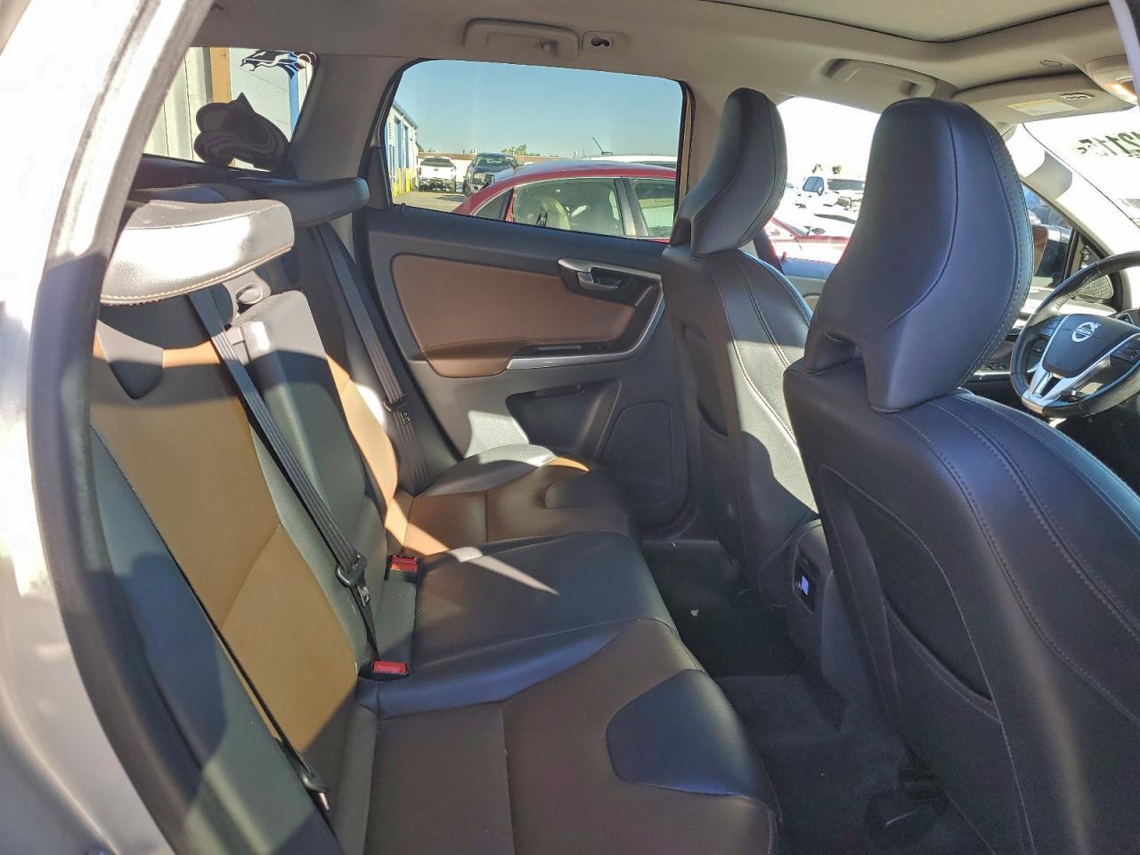 2017 VOLVO XC60