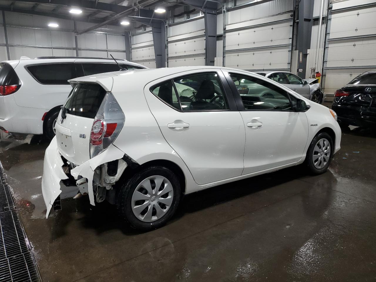 2014 TOYOTA Prius c