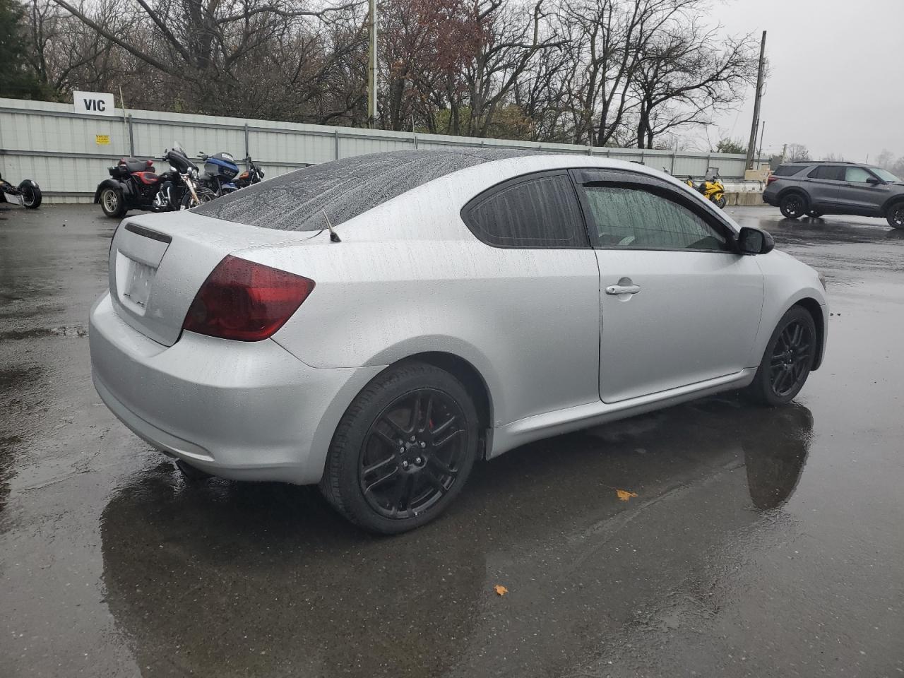 2005 TOYOTA SCION