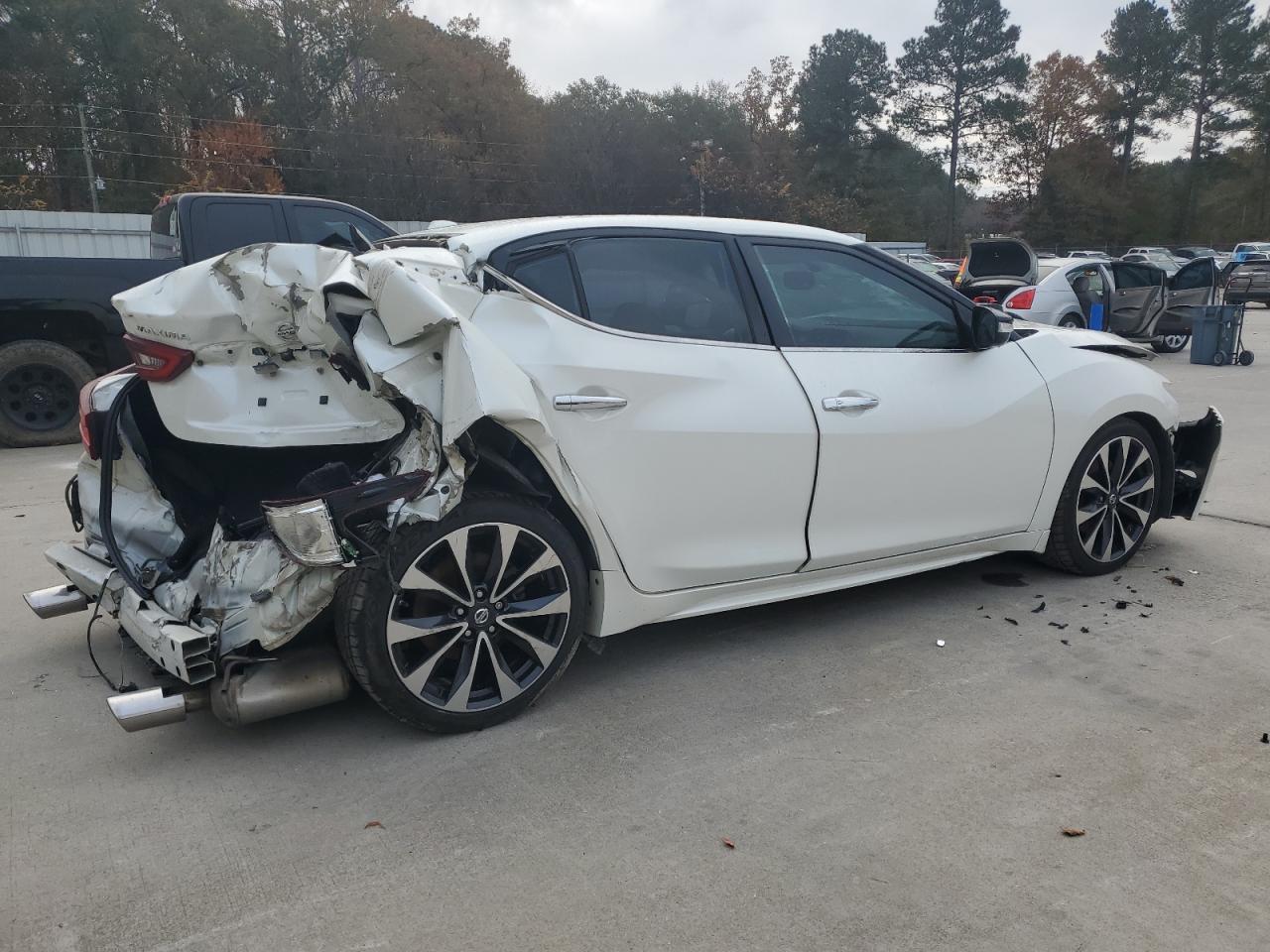 2016 NISSAN Maxima