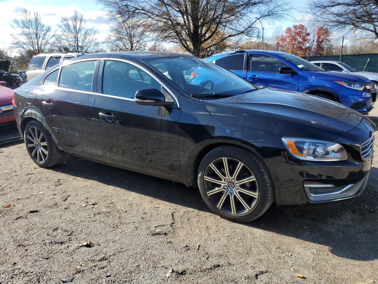 2017 VOLVO S60