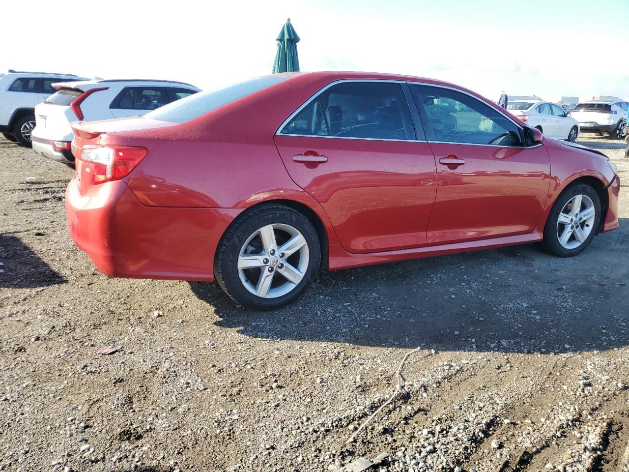2014 TOYOTA CAMRY