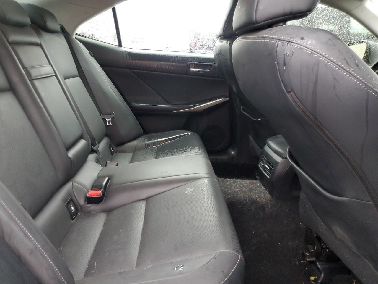 2016 LEXUS IS 200t