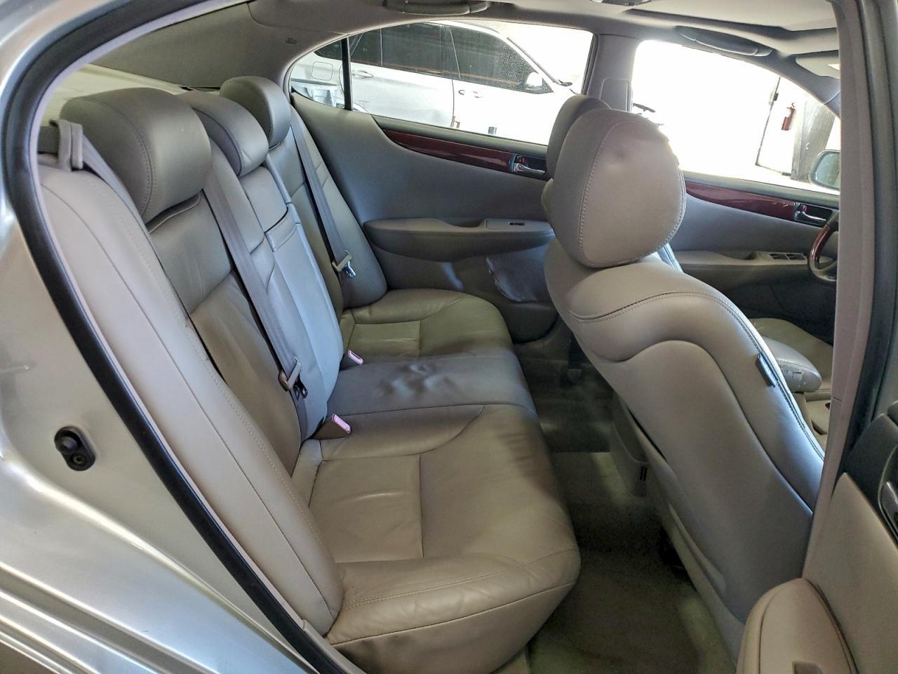 2004 LEXUS ES 330