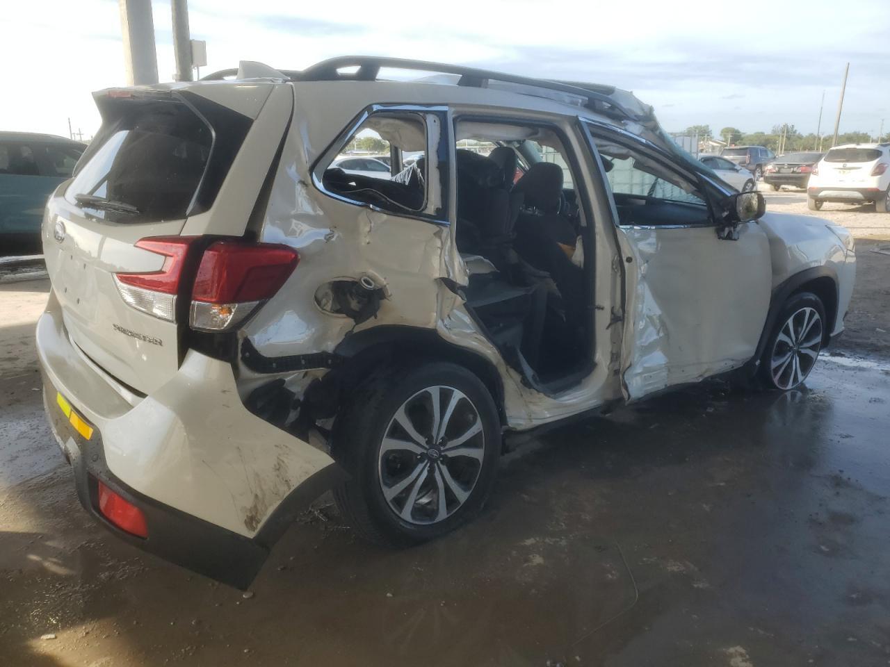 2022 SUBARU FORESTER