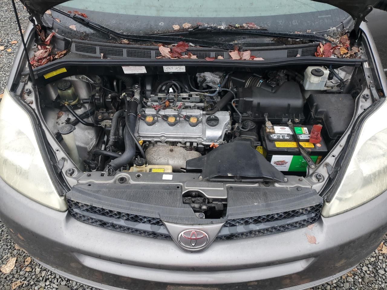 2004 TOYOTA SIENNA
